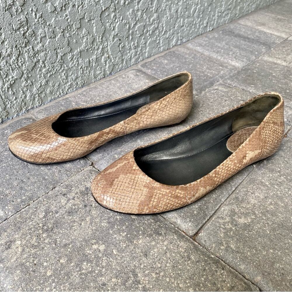 Cole Haan Women Flats Sz 8.5B Brown Beige Snake Print Shoes Slip On